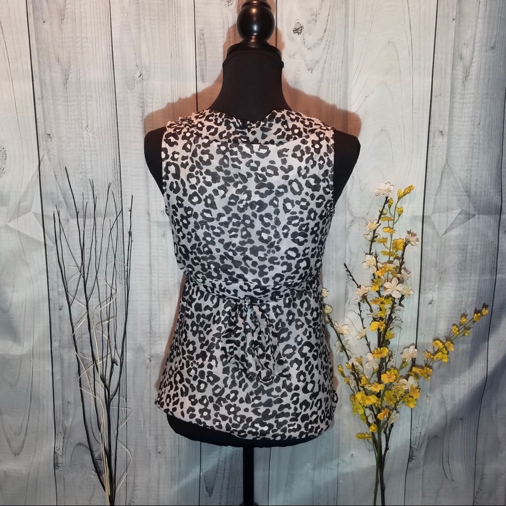 White House Black Market Sleeveless Blouse.    211 - Picture 2 of 6